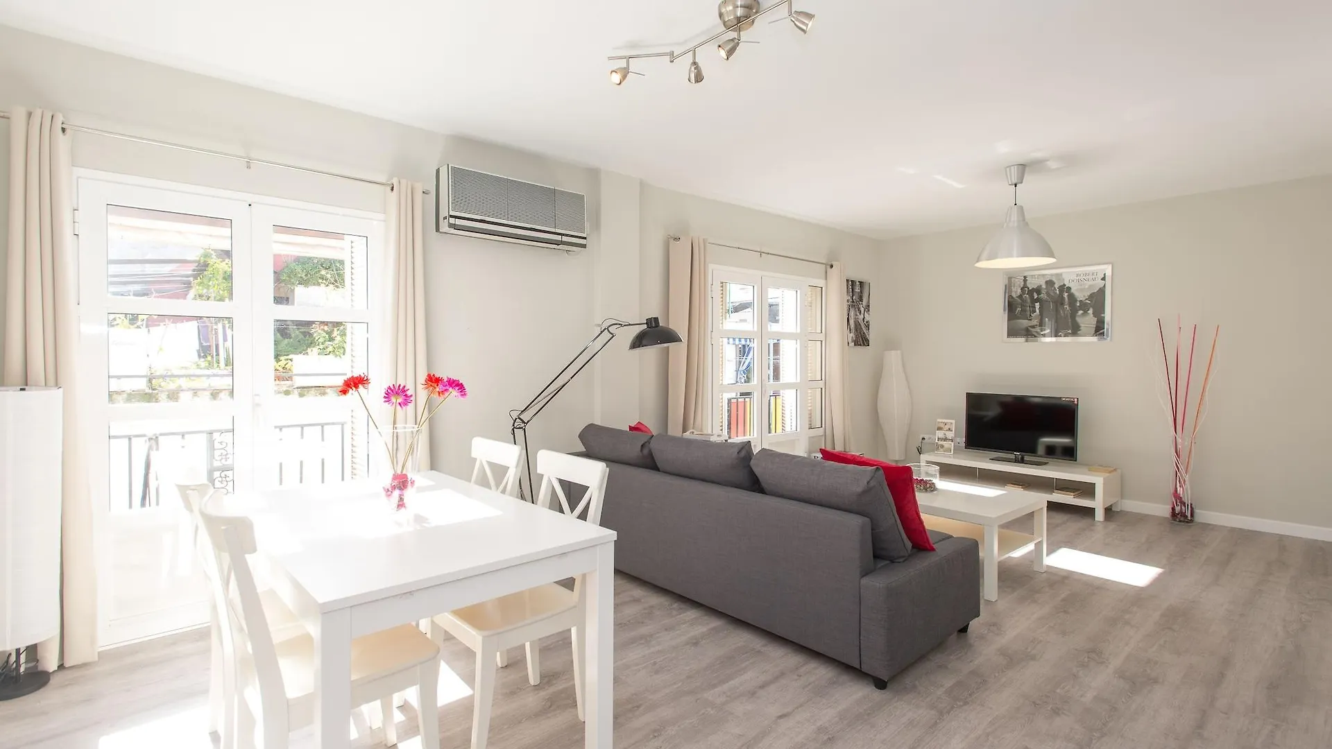 The Zentral Suites & Apartments Seville 0*,  Spain